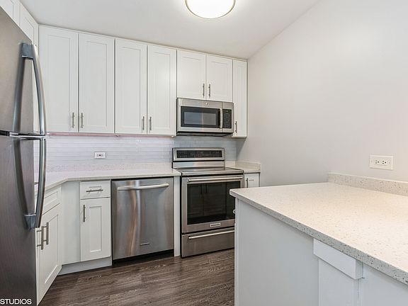 5th image of 3550 N Lake Shore Dr APT 417