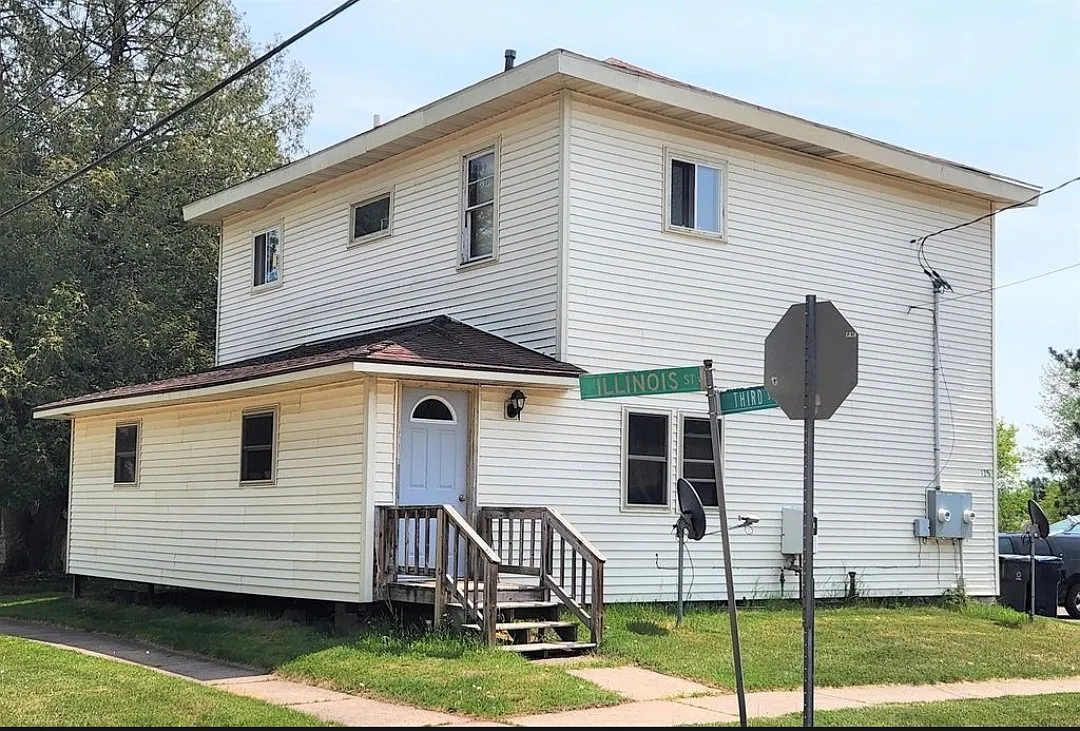 3 bed, $950 — Photo 1