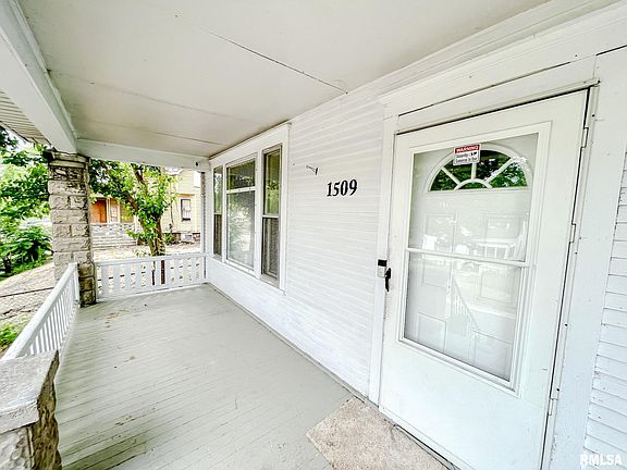 3rd image of 1509 NE Glendale Ave