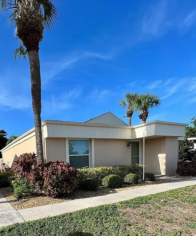 3 bed, 2.0 bath, 1224 sqft, $3,000 — Photo 1