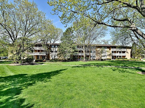 3rd image of 930 Beau Dr Unit 308