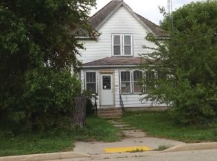 302 S State St, Neshkoro, WI 54960