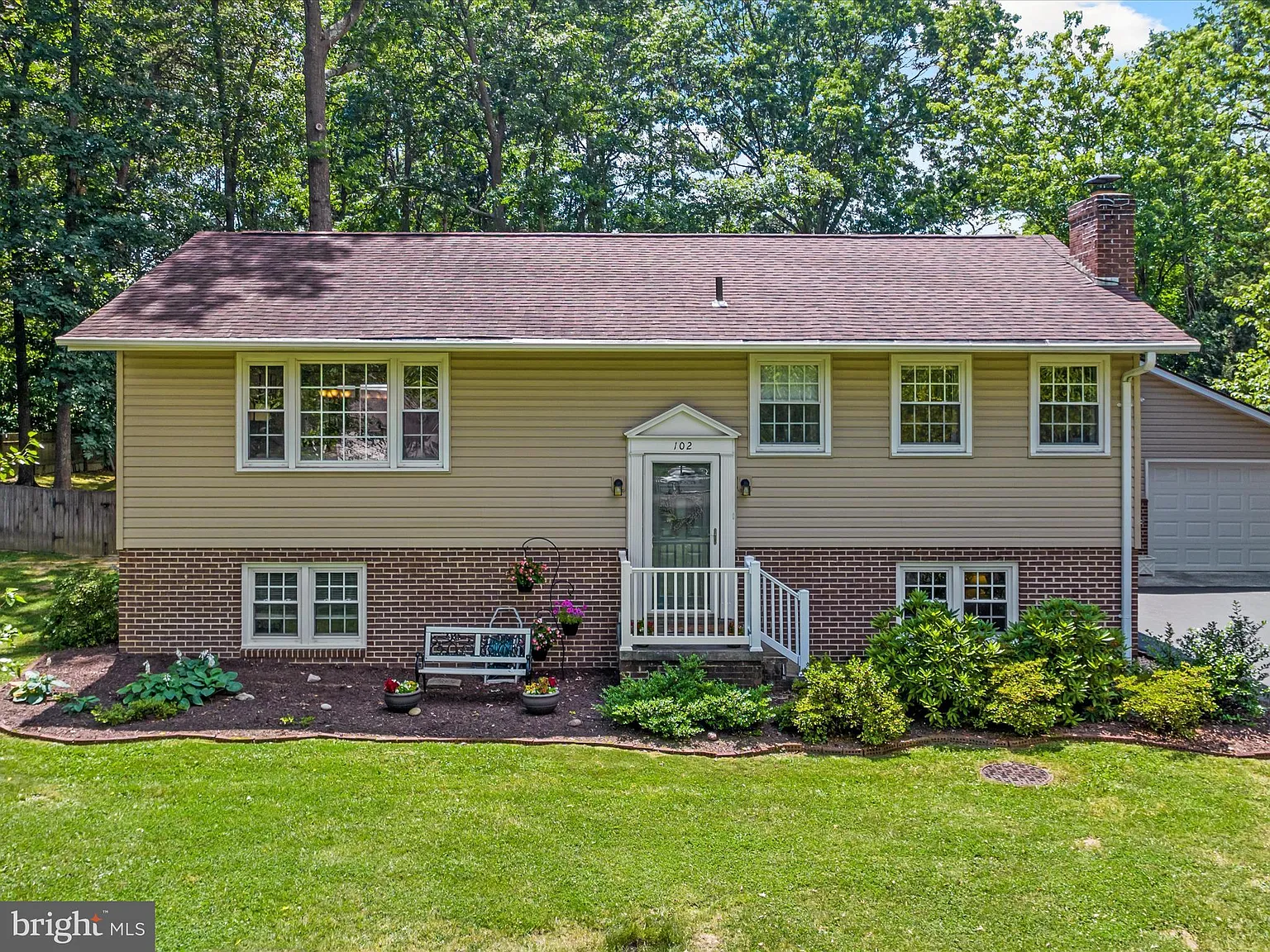 102 Buchannan Dr photo 1