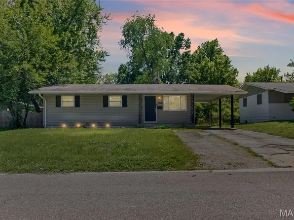 506 Dornoch Dr, Saint Louis, MO 63137
