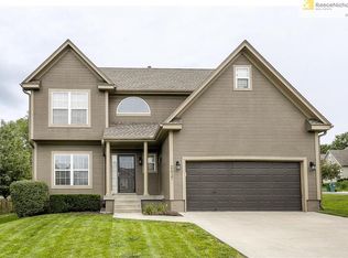 2417 SW Tracker Ln, Lees Summit, MO 64082
