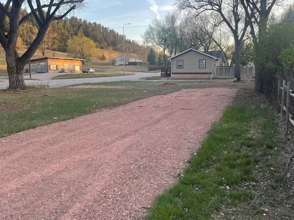 702 Indianapolis Ave, Hot Springs, SD 57747