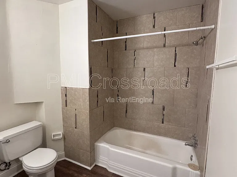 2323 Newton St #20 — Photo 10