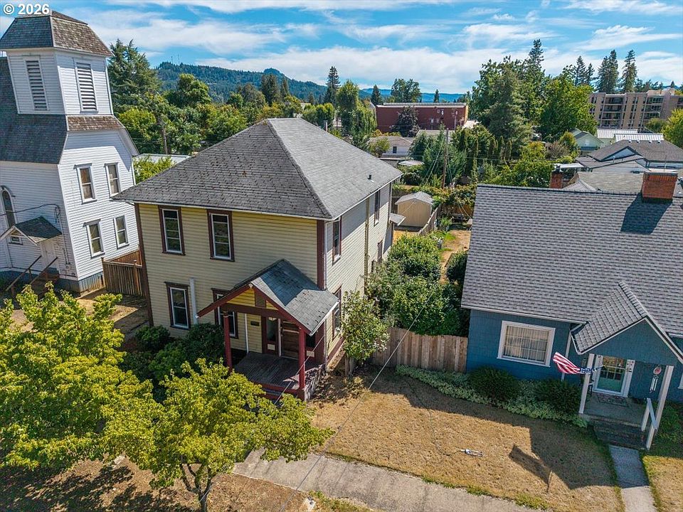 1st image of 823 Birch Ave