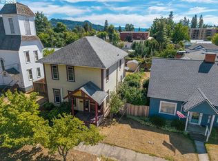 823 Birch Ave, Cottage Grove, OR 97424