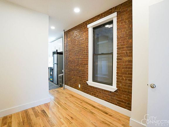 4th image of 326 E 13th St APT 10