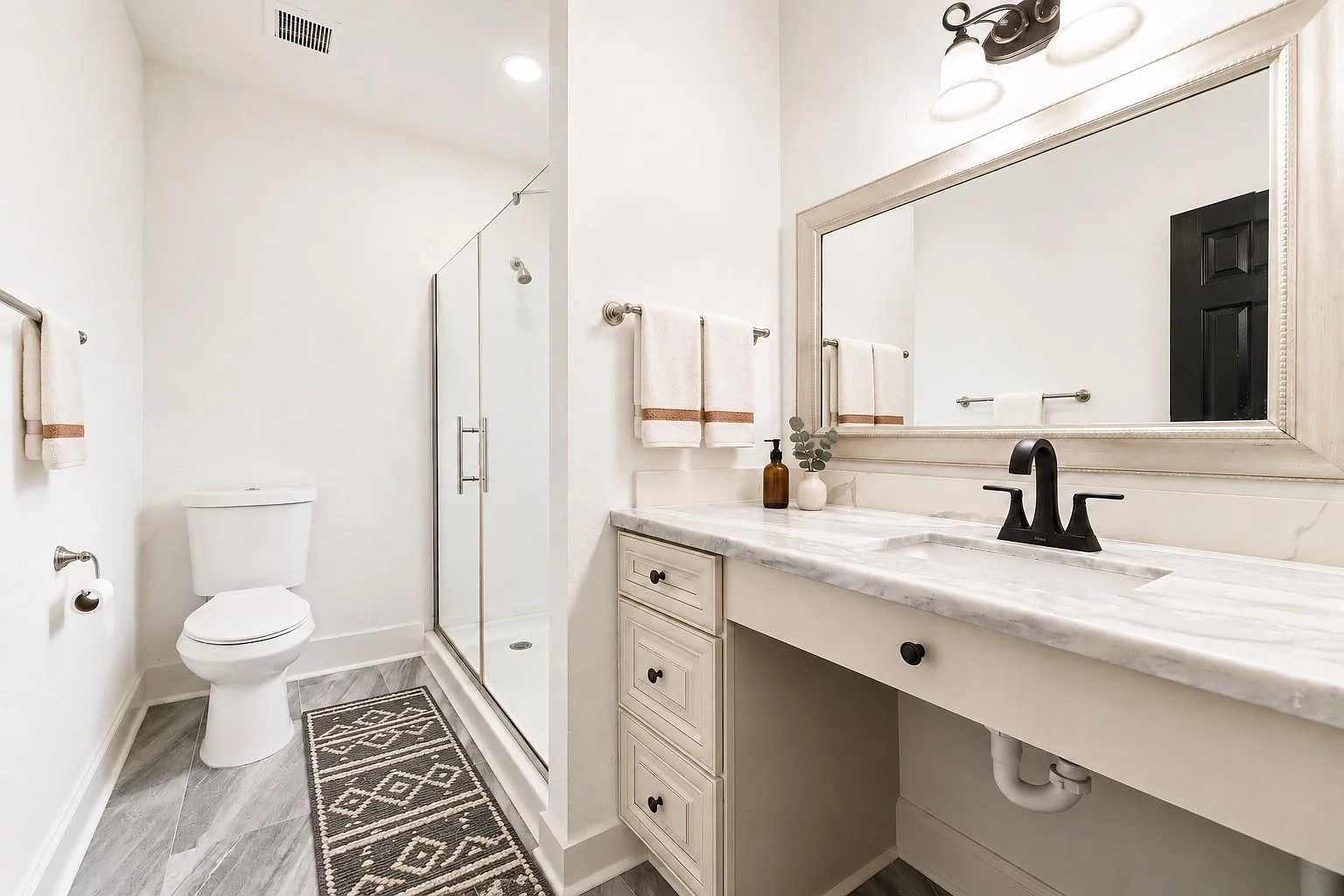 1 bed, 1.0 bath, 400 sqft, $850 — Photo 4