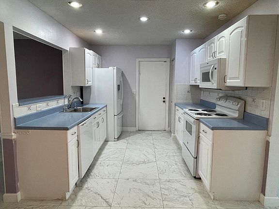 5th image of 9537 Saddlebrook Dr