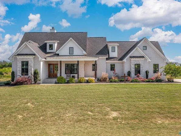 135 Caldwell Trl, Gadsden, AL 35901