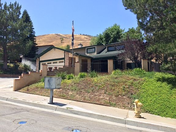 3rd image of 4394 Whitney Dr