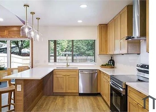 3rd image of 8629 Baumgarten Dr