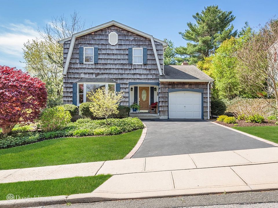 1st image of 12 Loret Ln