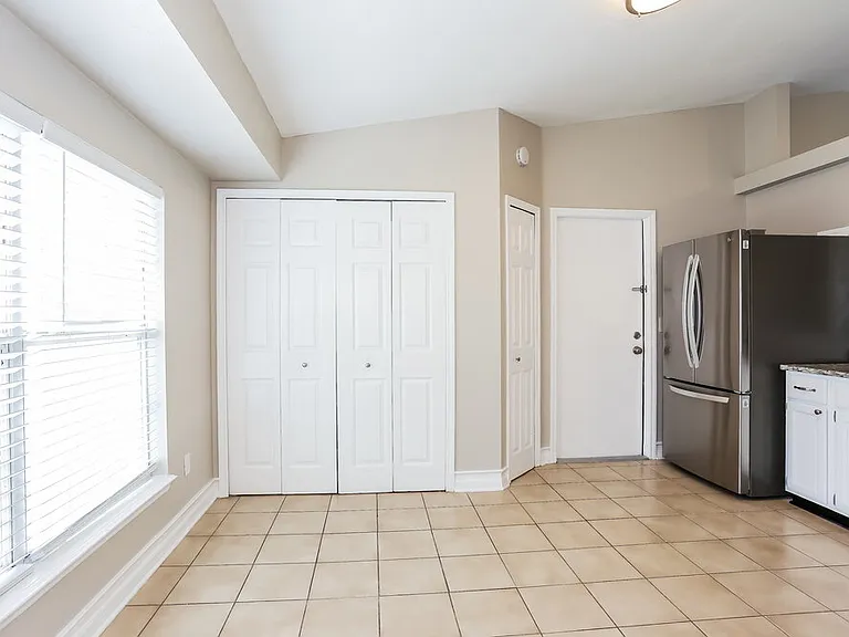 8241 Dover Cliff Ct — Photo 6