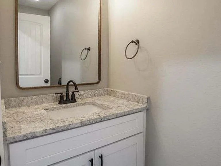 209 Holton Rd — Photo 11
