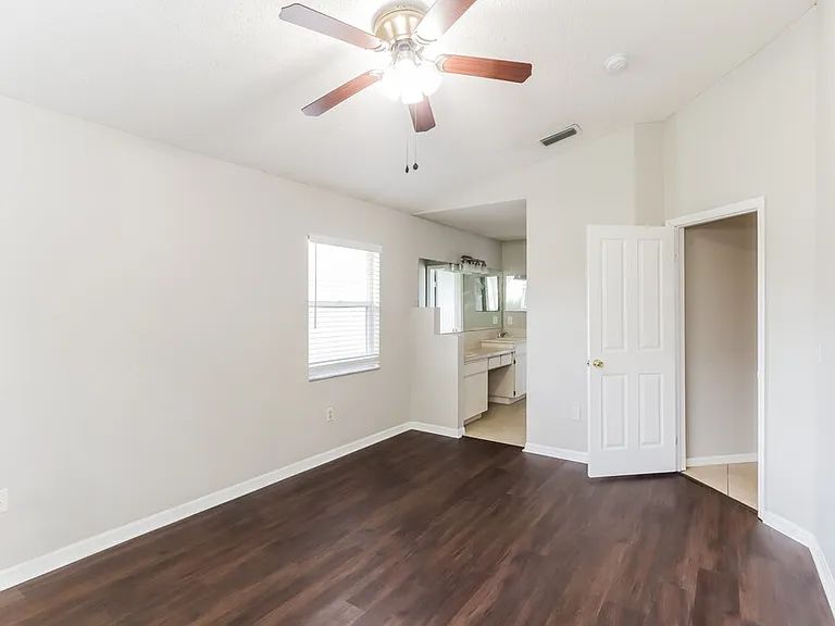 1846 Twisting Ln — Photo 10