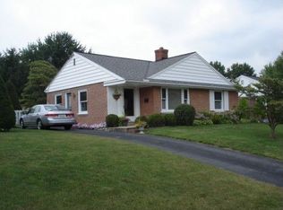 2275 New St, East Petersburg, PA 17520