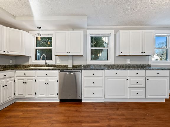 2nd image of 603 Dennett St