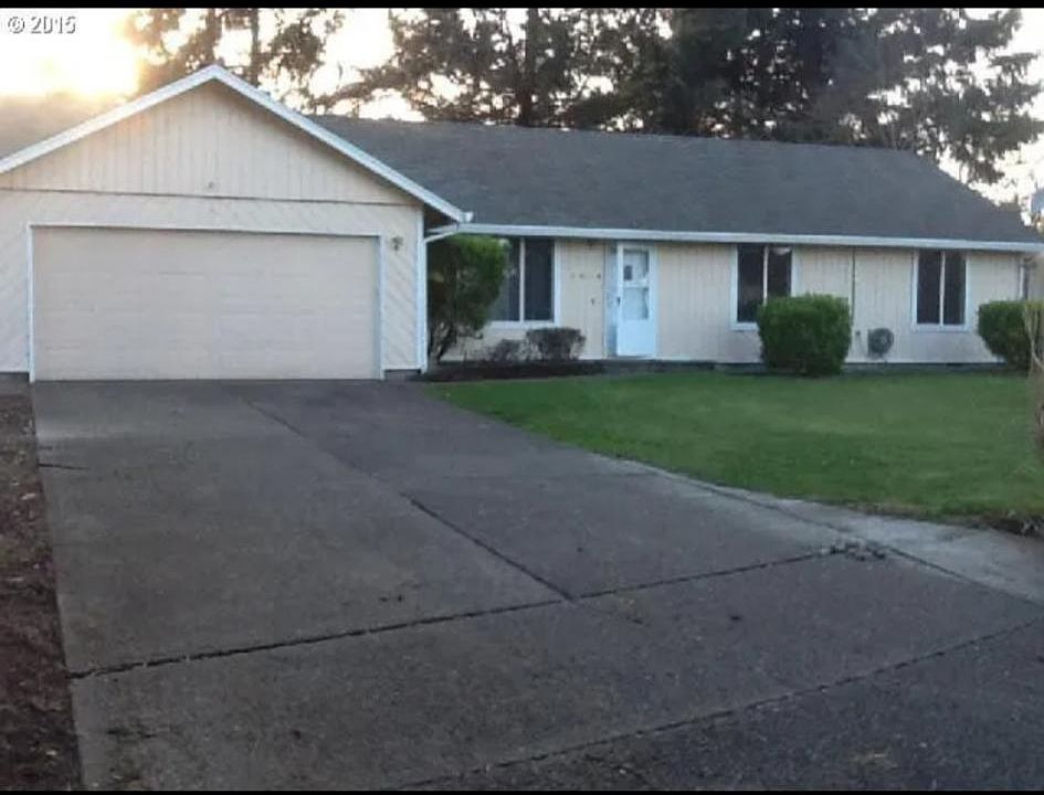 1st image of 1014 SE 144th Ct