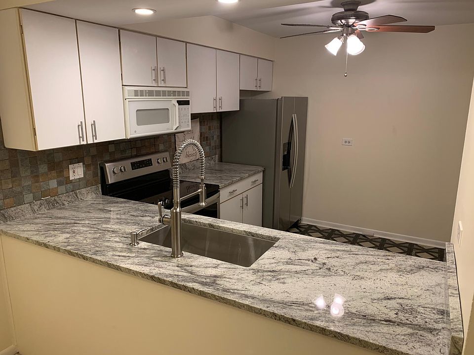 1st image of 4524 Kings Walk Dr APT 1B