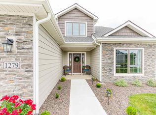1279 Gruettert Ct, Fort Wayne, IN 46818