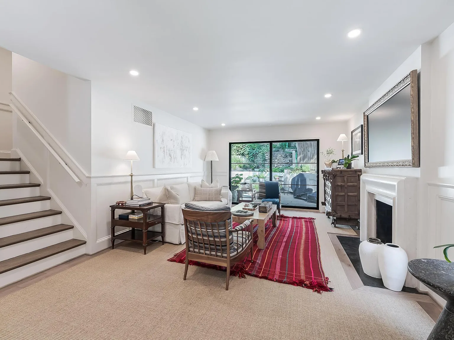 3 bed, 2500 sqft, $12,000 — Photo 3