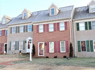 19 Pheasant Ln, Lititz, PA 17543