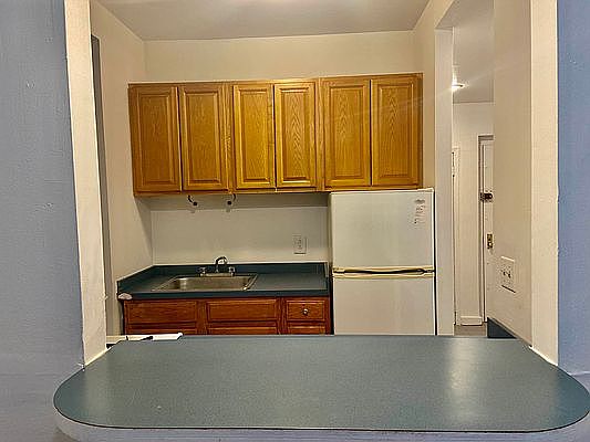 5th image of 122 Orchard St APT 15