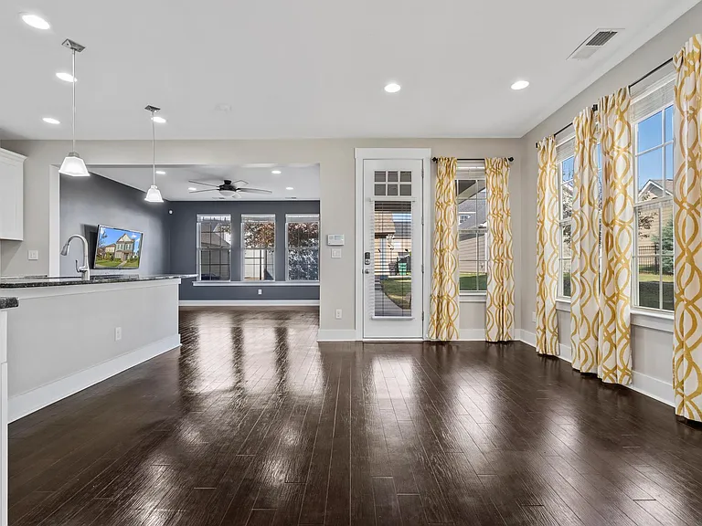 4004 Willow Green Pl — Photo 28