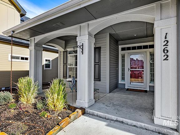 3rd image of 1262 N Forestdale Pl