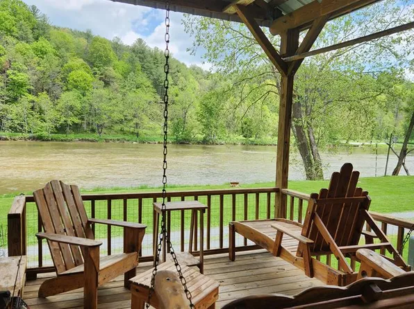 3745 New River Pkwy, Independence, VA 24348