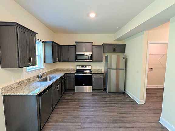 5th image of 708 Mill Creek Cir