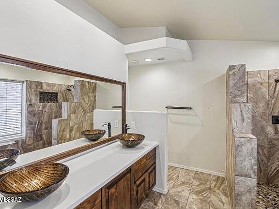 5th image of 3660 W Bellewood Pl