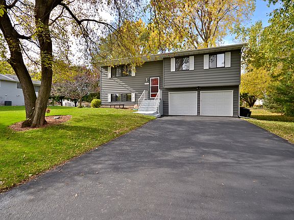 3rd image of 3547 Montmorency St