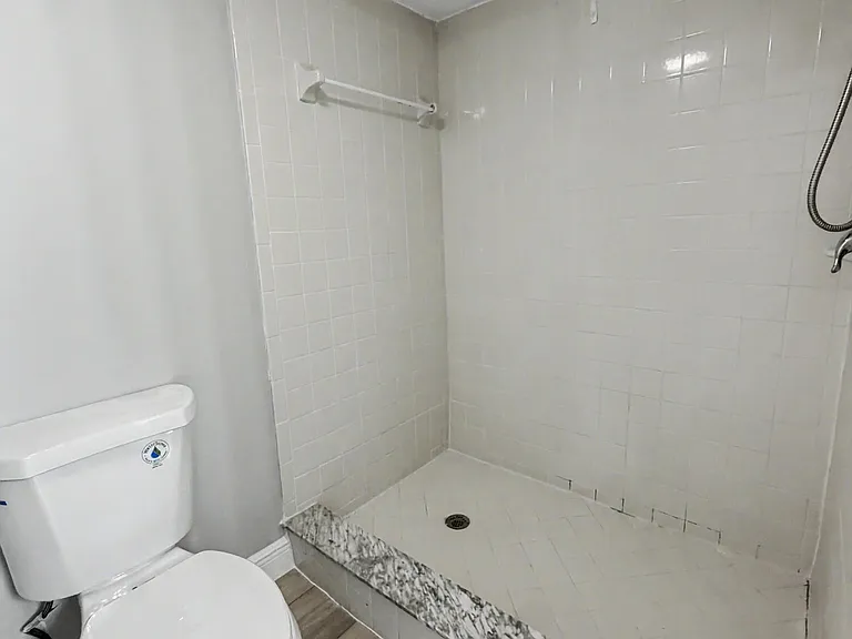 330 Palmwood Pl #210 — Photo 13