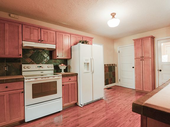 3rd image of 5516 SE 71st Ave