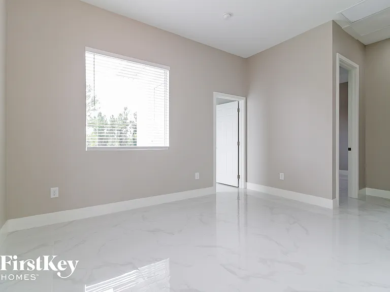 3305 26th St SW — Photo 11