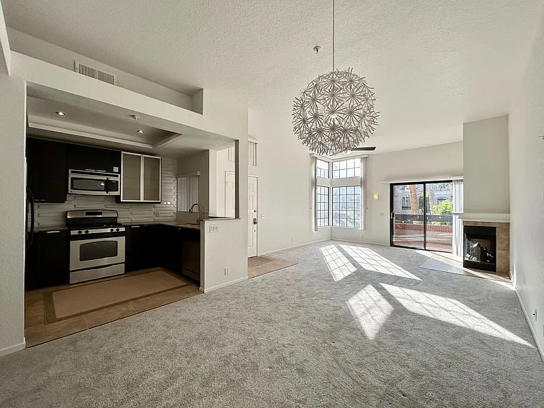 2601 S Broadmoor Dr #63 — Photo 9