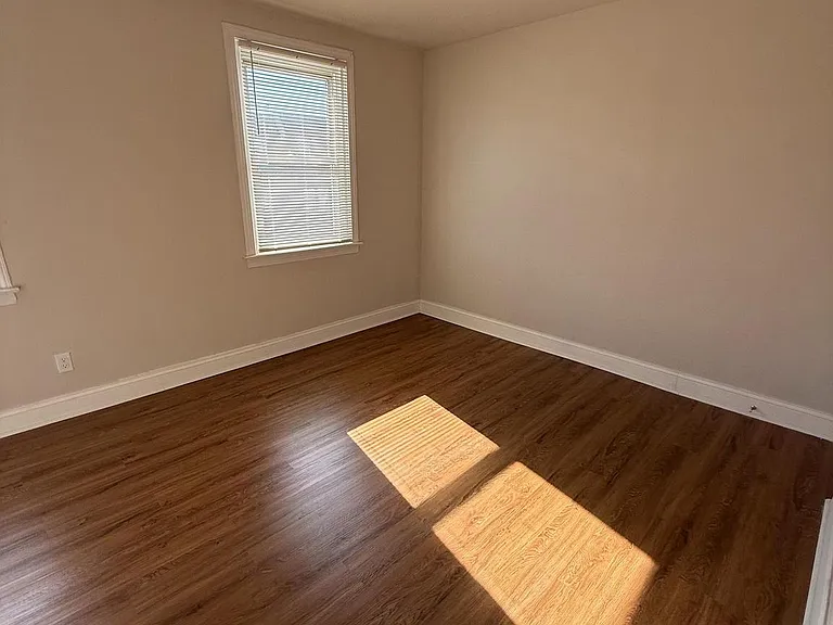 4427 Vista St — Photo 13