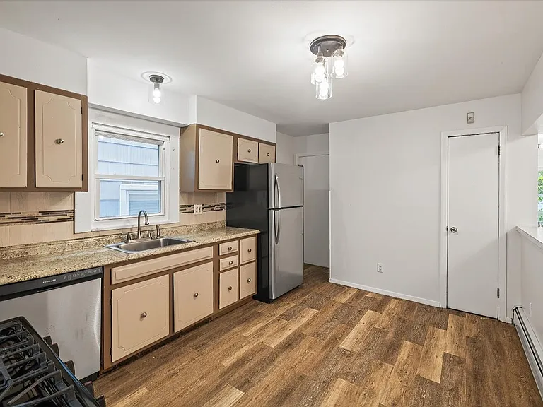 430 Bramhall Ave #A — Photo 2