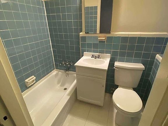 5th image of 220 E 29th St #126