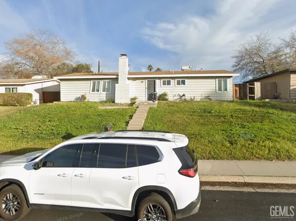 2912 University Ave, Bakersfield, CA 93306