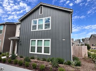 2754 E Tamarind Dr, Fresno, CA 93730