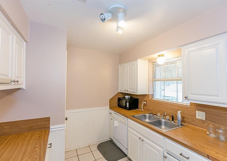1st image of 111B Normal Park Dr #B