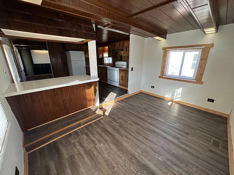 300 Linda Lee St — Photo 38