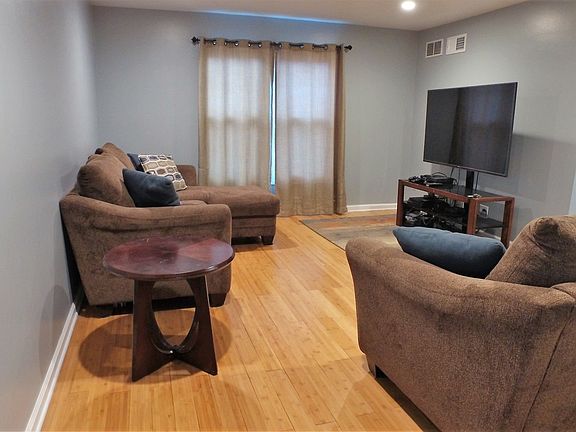 5th image of 1736 Pickwick Ln #1736