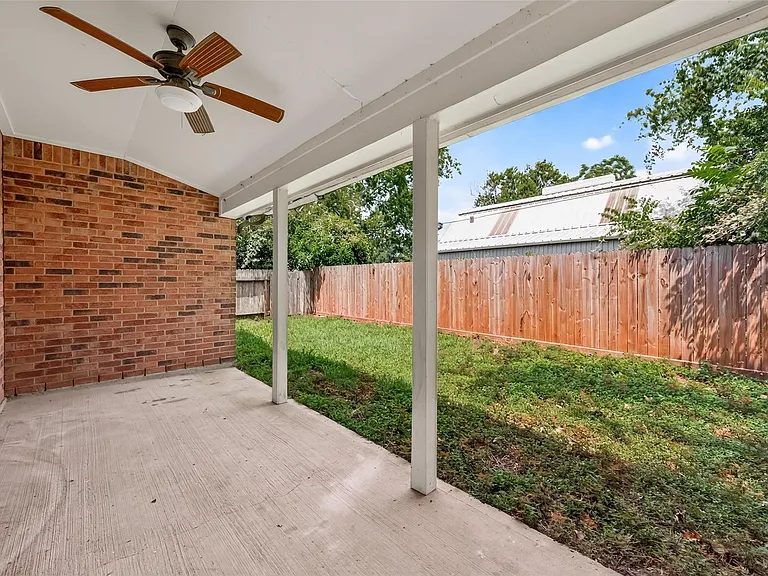 706 Silver Creek Cir — Photo 50